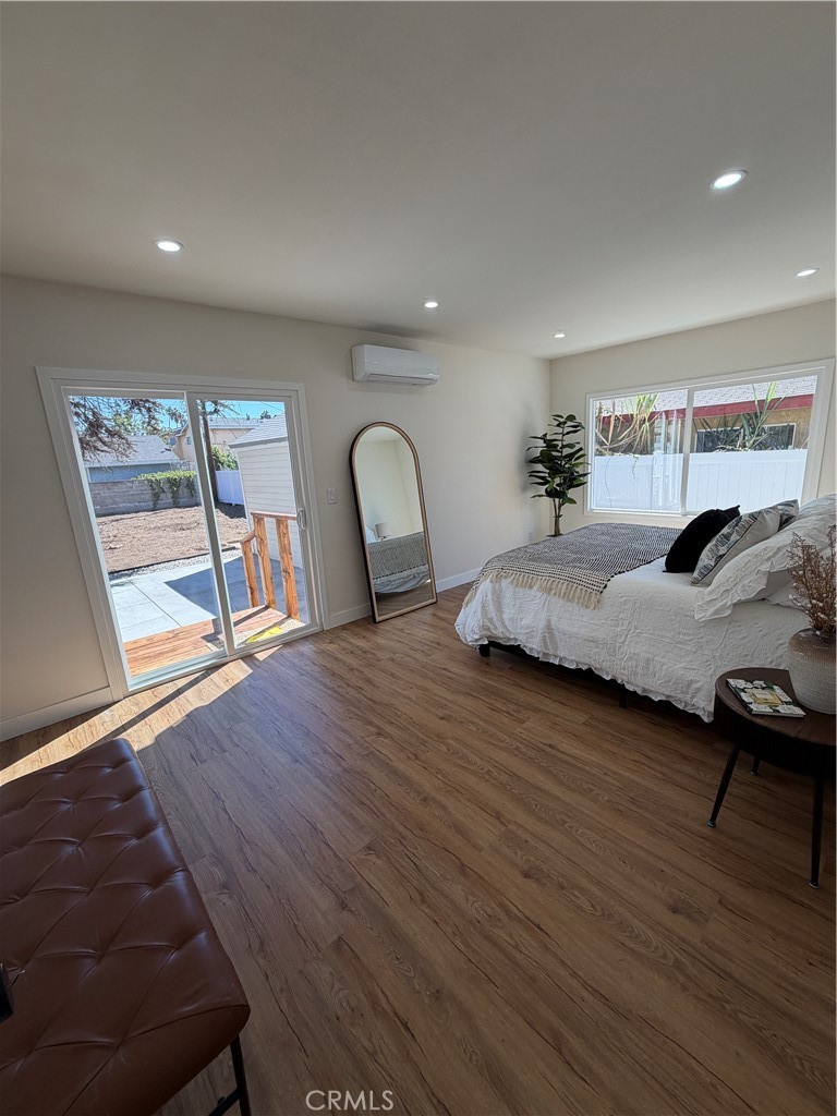 2064 Myrtle Property Photo 18