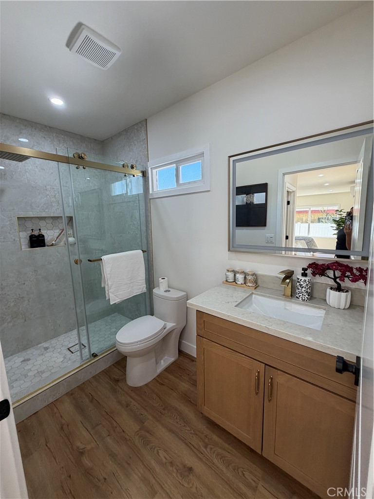 2064 Myrtle Property Photo 32
