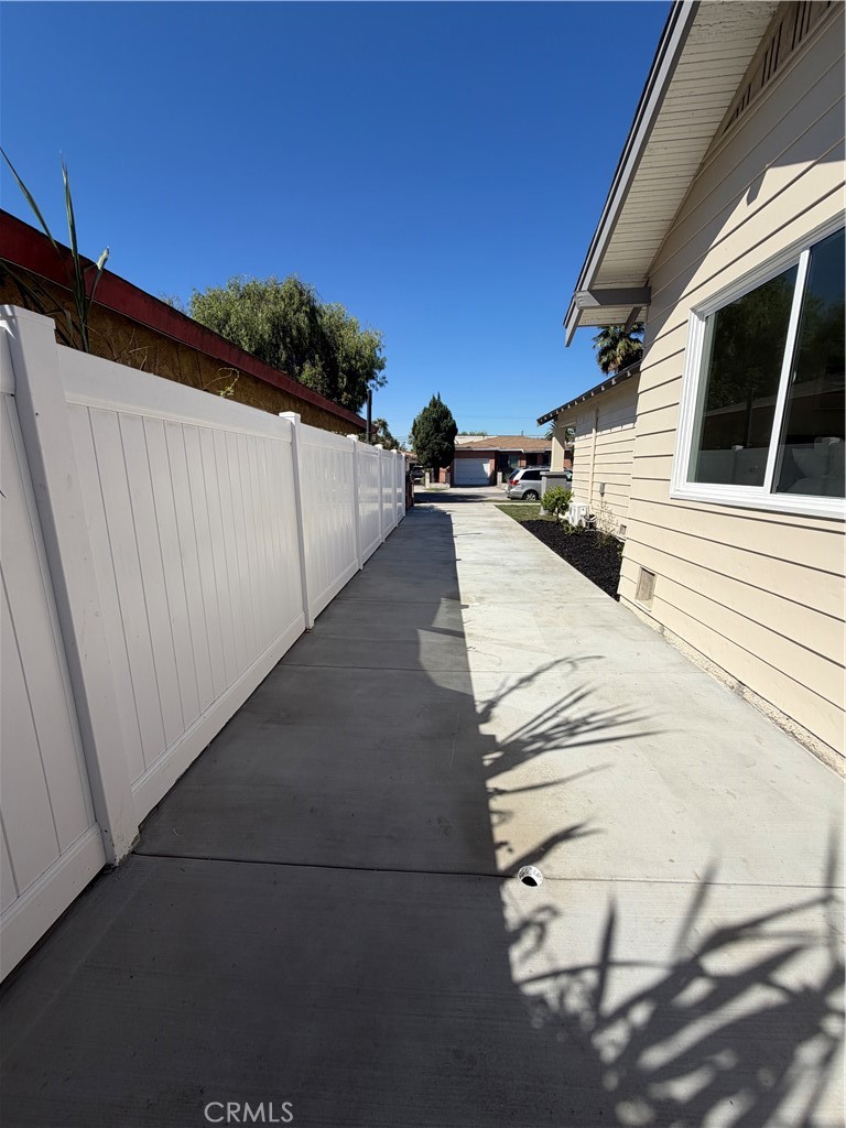 2064 Myrtle Property Photo 33