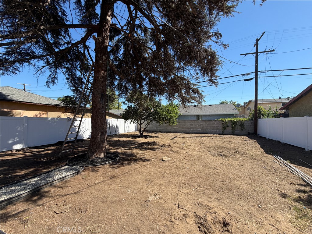 2064 Myrtle Property Photo 34