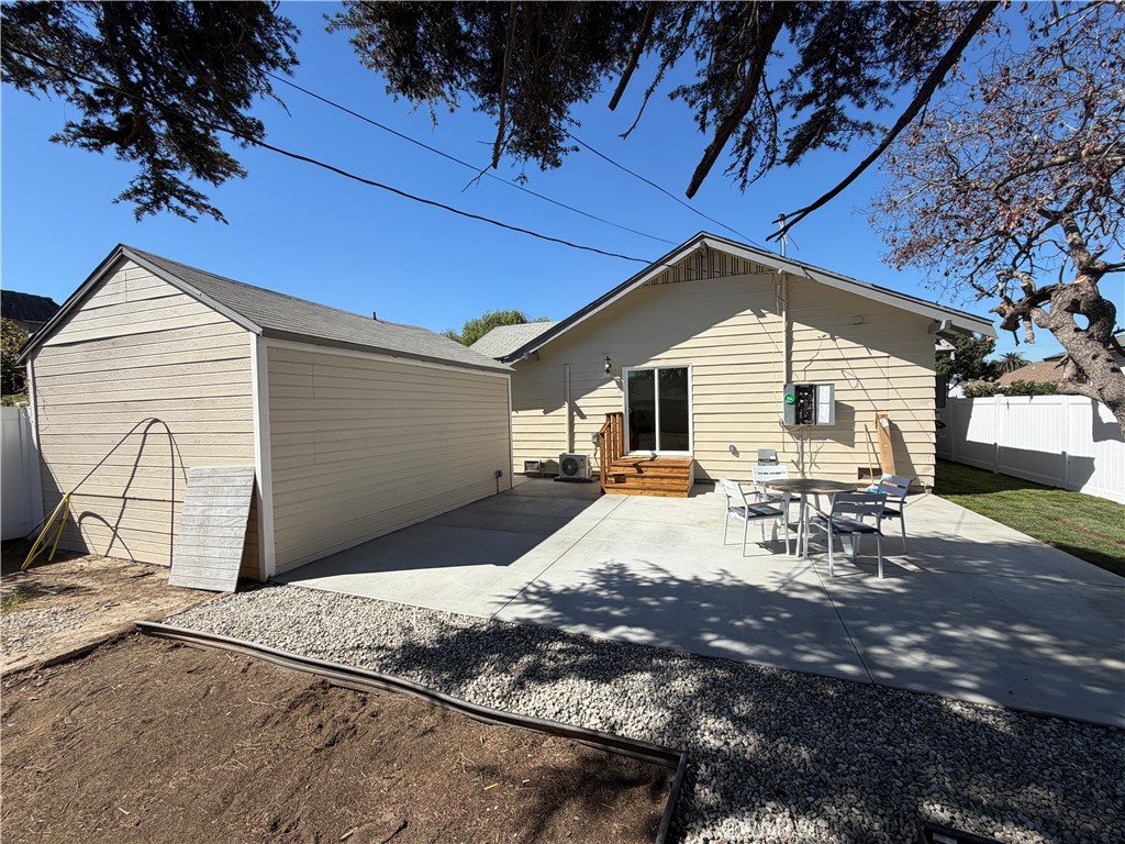 2064 Myrtle Property Photo 35