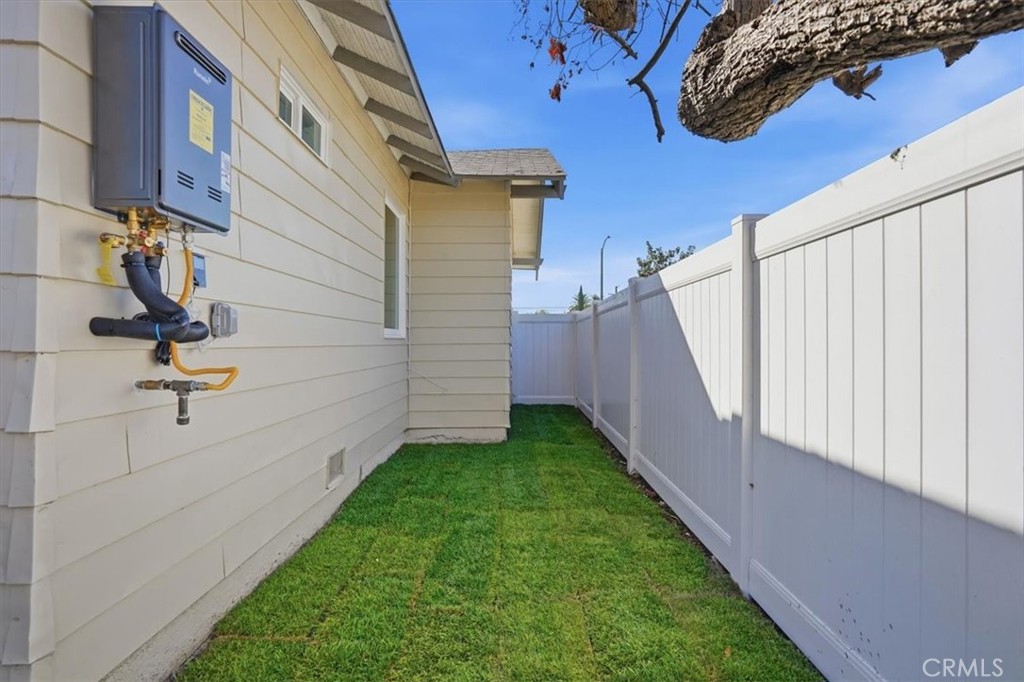 2064 Myrtle Property Photo 37