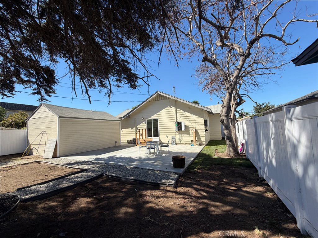2064 Myrtle Property Photo 40