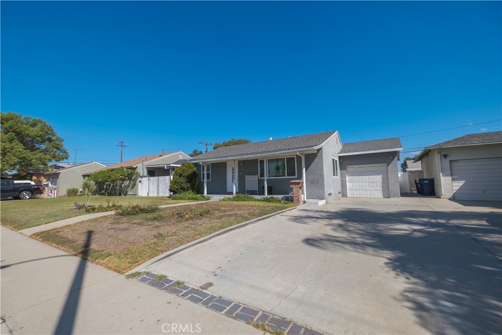 9413 Havenwood Street Property Photo 2