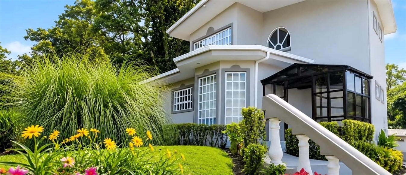 29 Avenida El Roble
