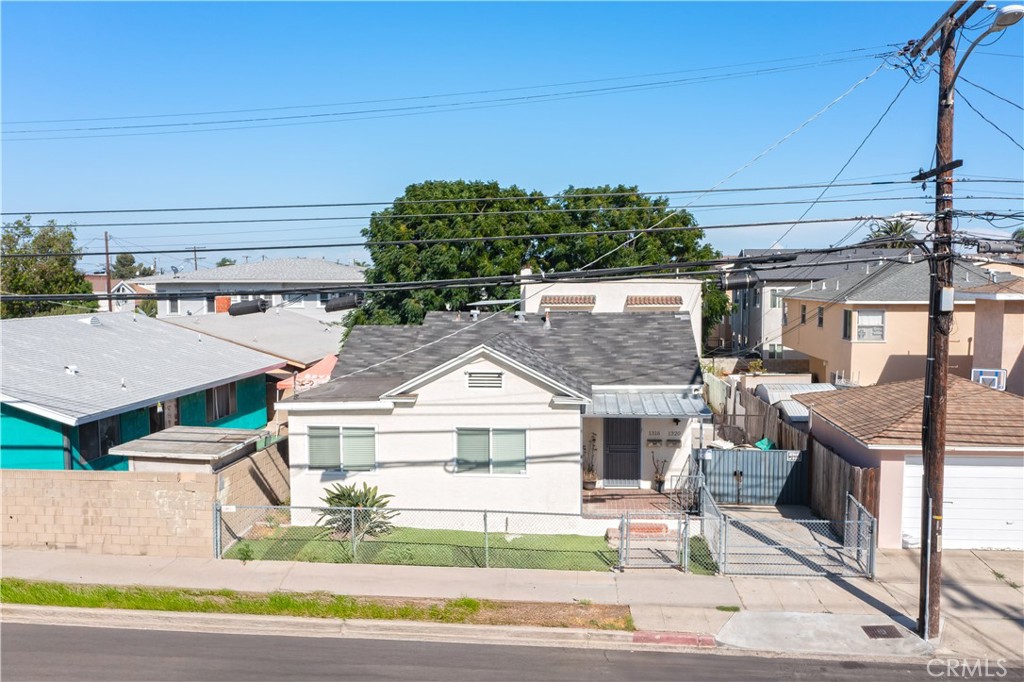 1316 S Grand Property Photo 4