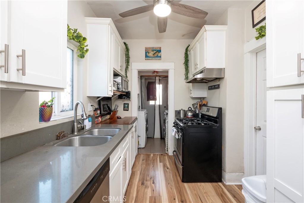 1316 S Grand Property Photo 14