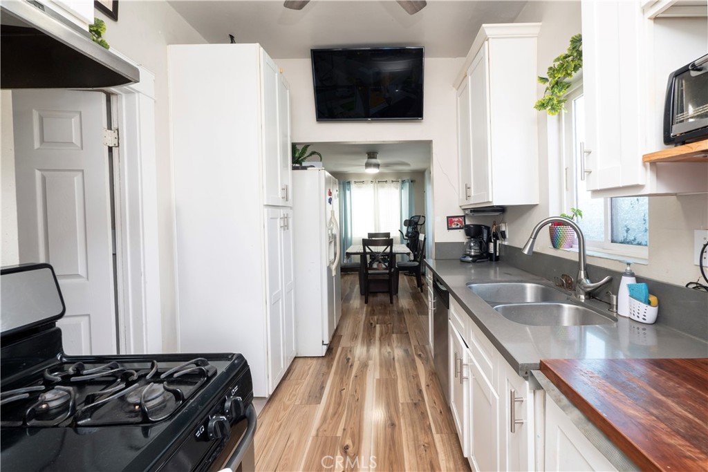 1316 S Grand Property Photo 16
