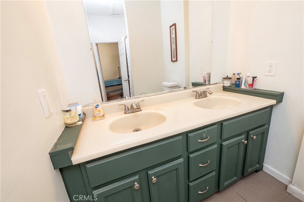 1316 S Grand Property Photo 19