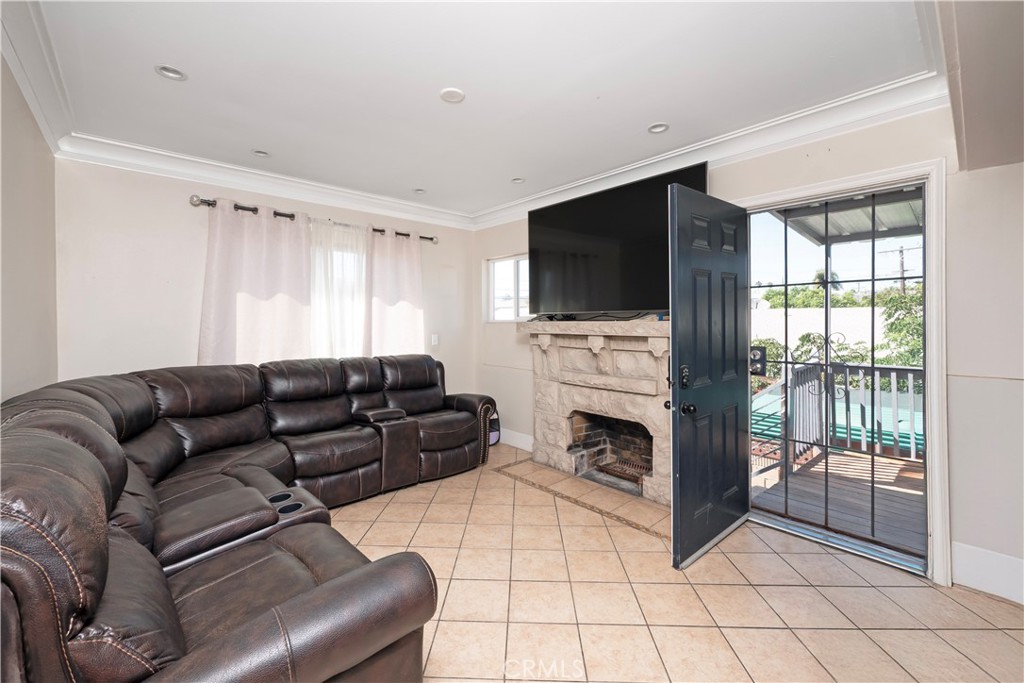 1316 S Grand Property Photo 25
