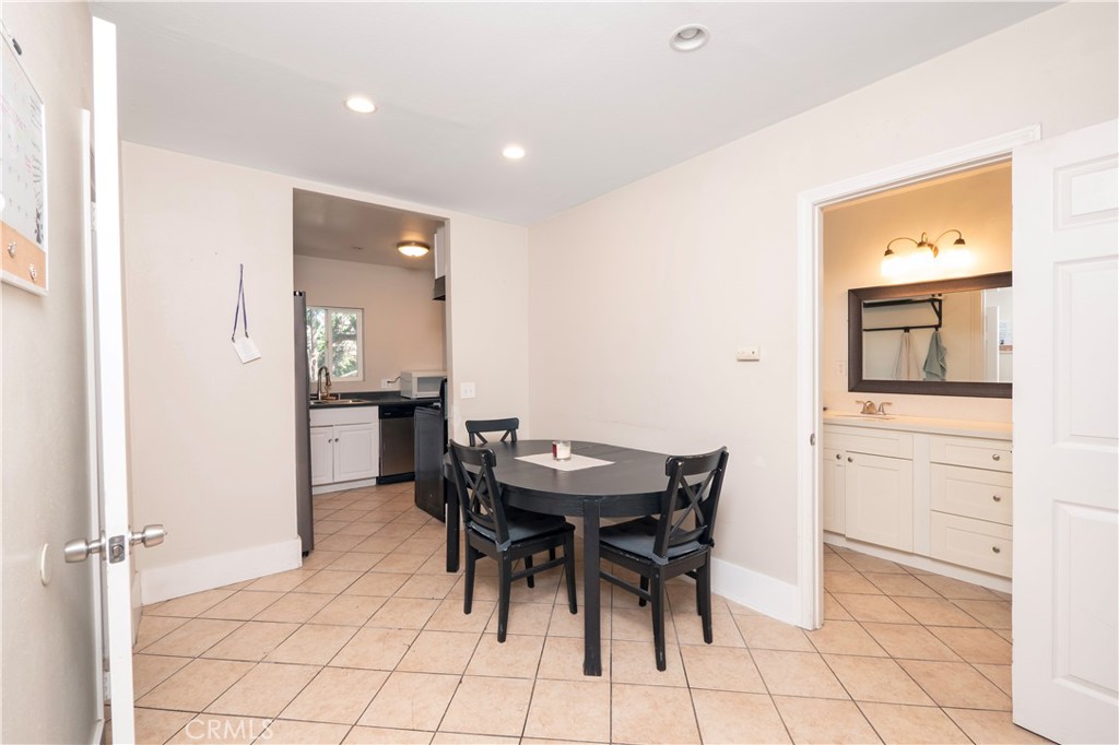 1316 S Grand Property Photo 27