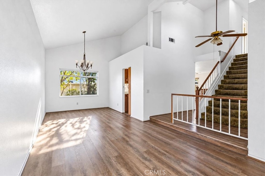 2243 N Maple Property Photo 5