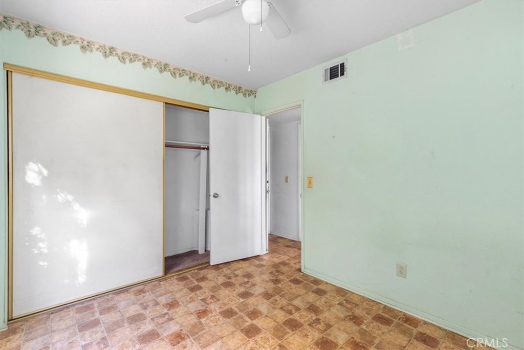 2243 N Maple Property Photo 16