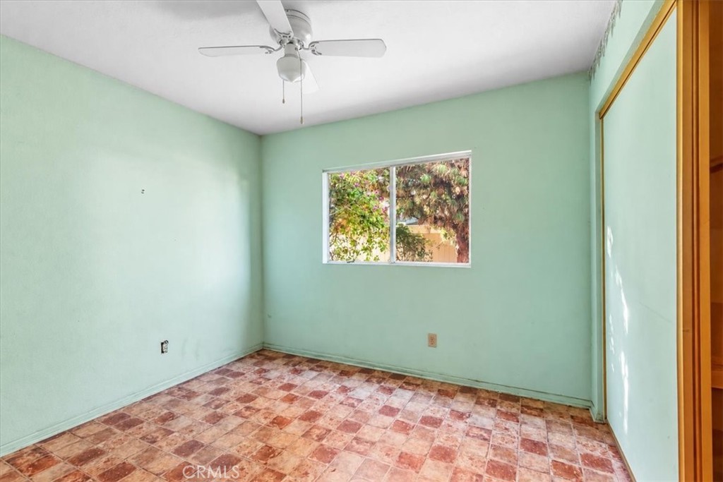 2243 N Maple Property Photo 17
