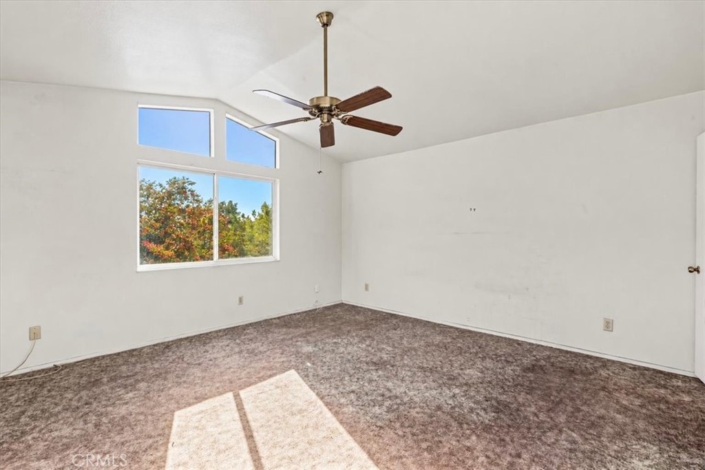 2243 N Maple Property Photo 19