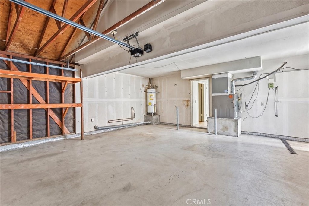 2243 N Maple Property Photo 30