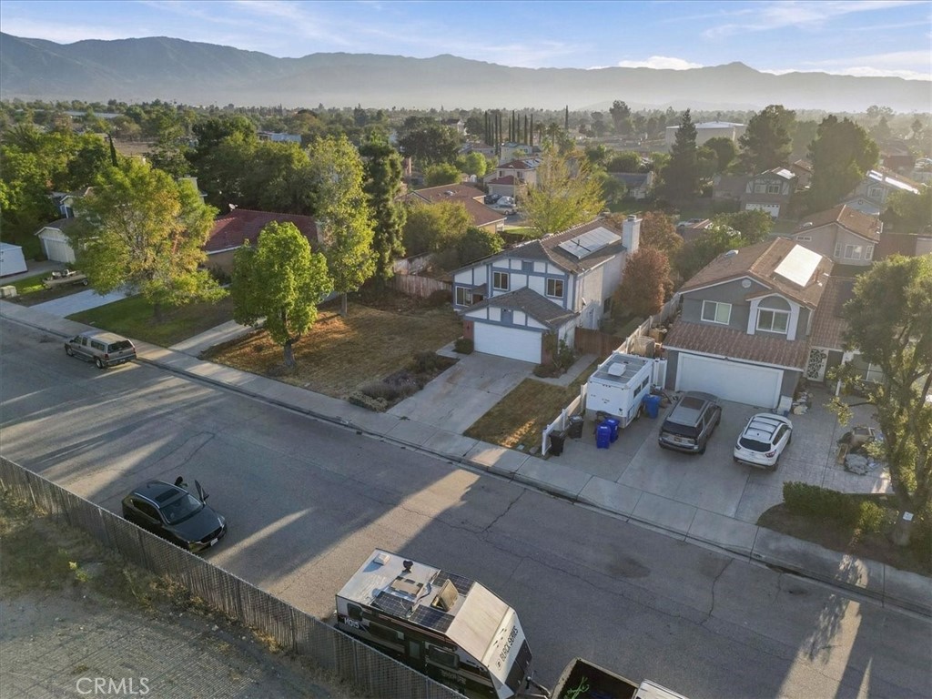 2243 N Maple Property Photo 43