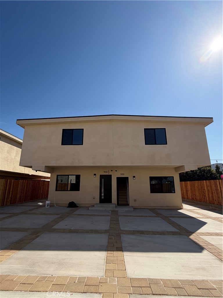 908 Lakme Avenue Property Photo 1