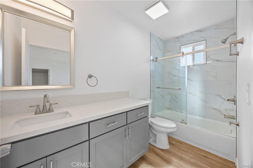 10940 S. Osage Avenue Property Photo 10
