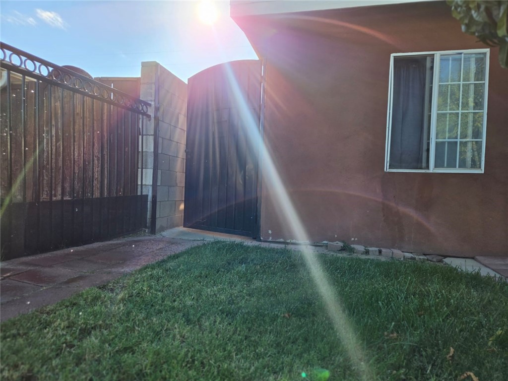 444 E Avenue R9 Property Photo 27