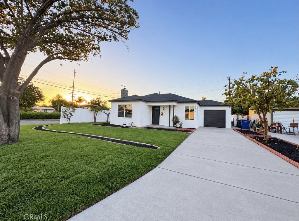 8273 Samoline Property Photo 1
