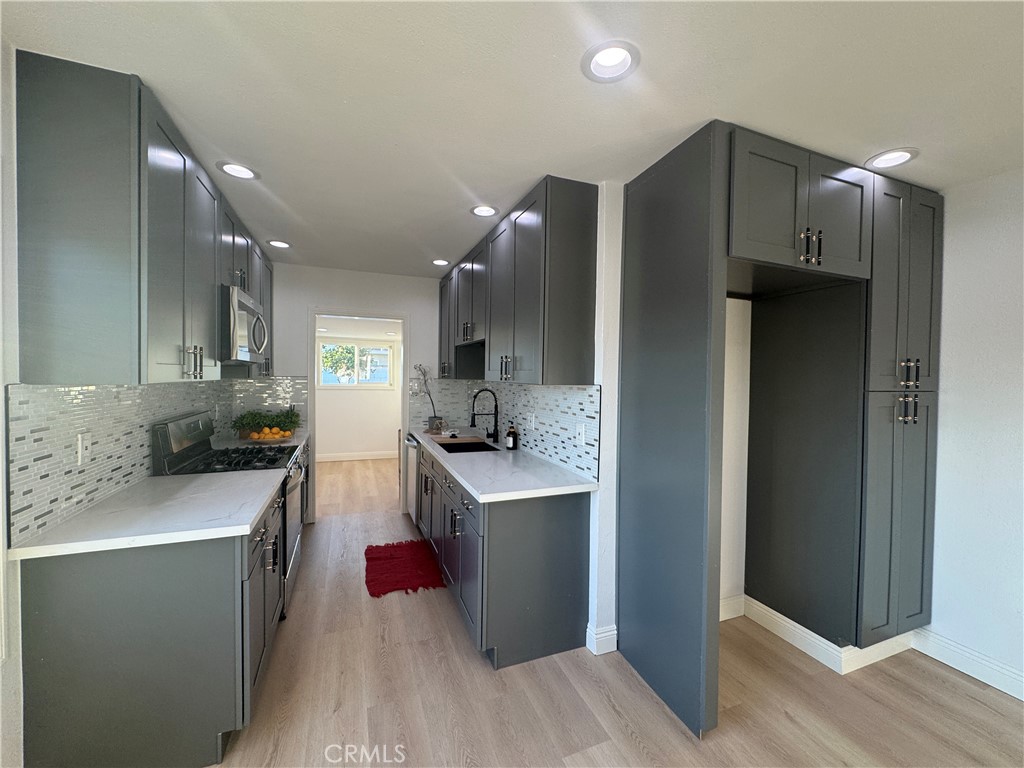8273 Samoline Property Photo 6