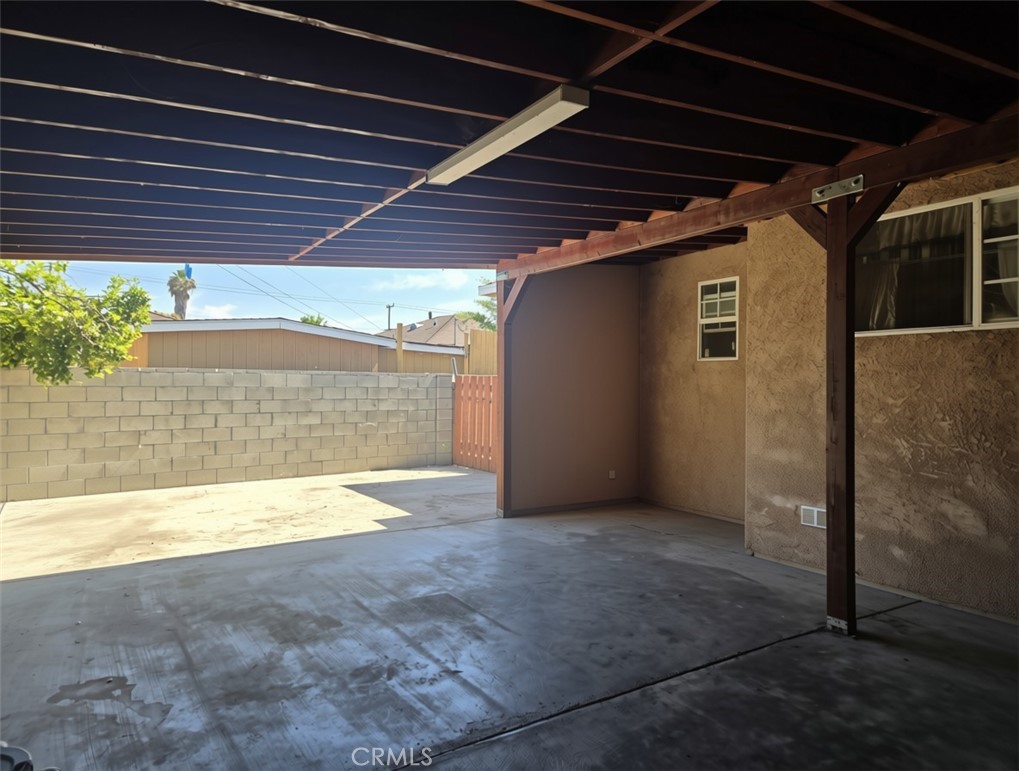 2407 E Bliss Property Photo 3