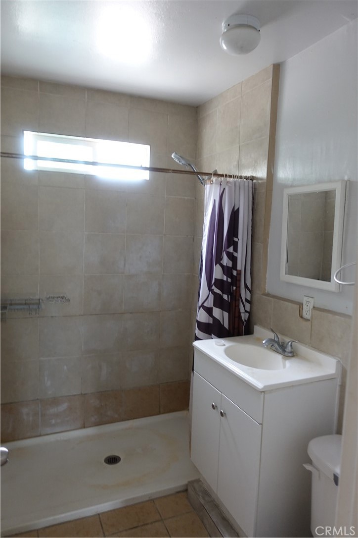 2221 Elsinore Property Photo 4