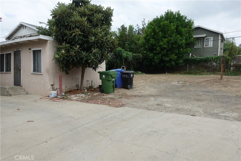 2221 Elsinore Property Photo 6