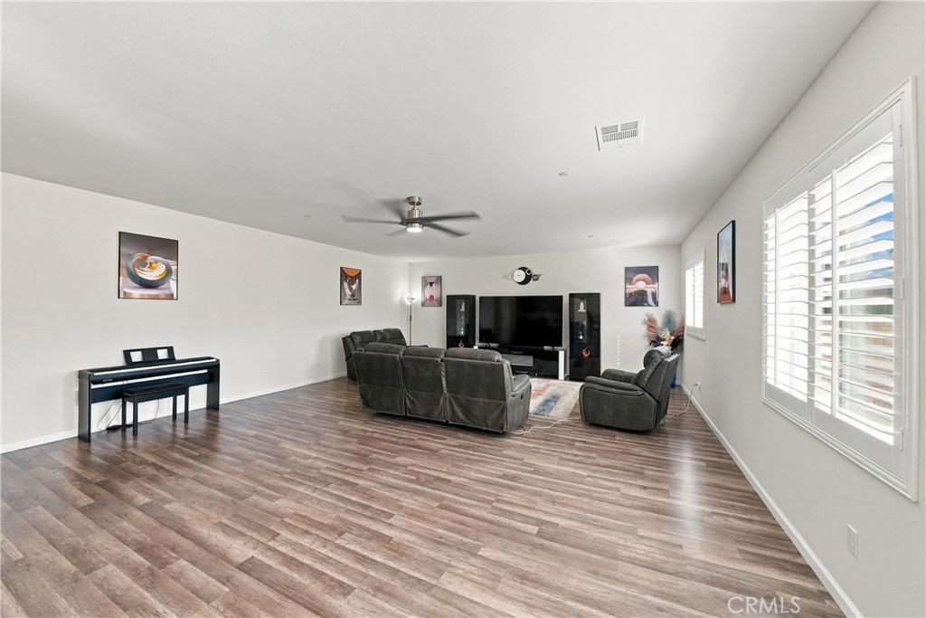 13003 Woodhill Property Photo 11