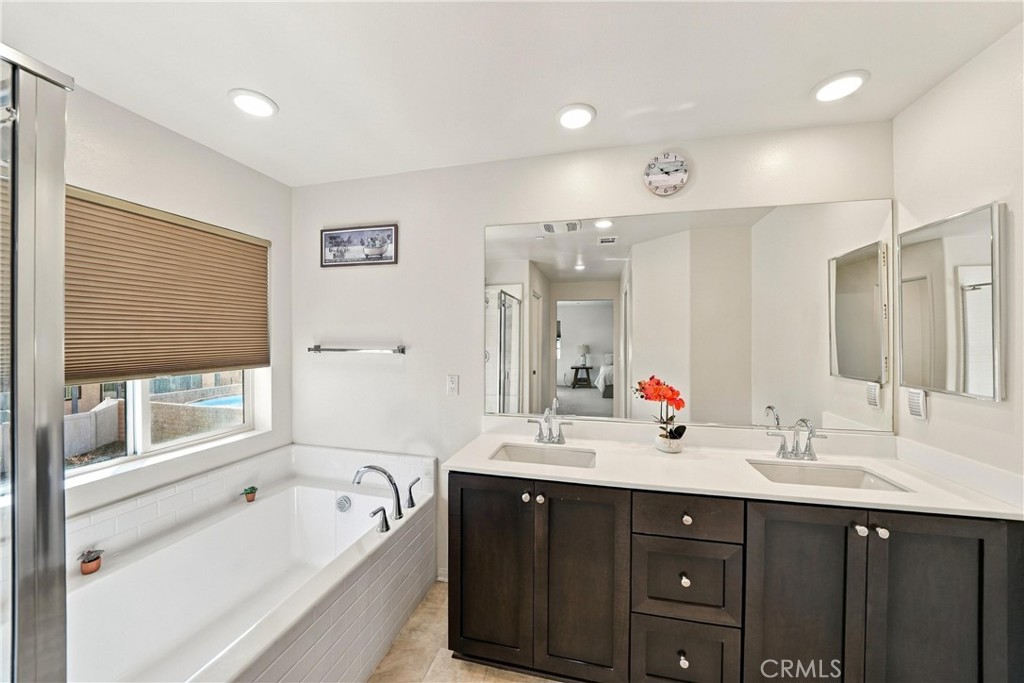 13003 Woodhill Property Photo 25