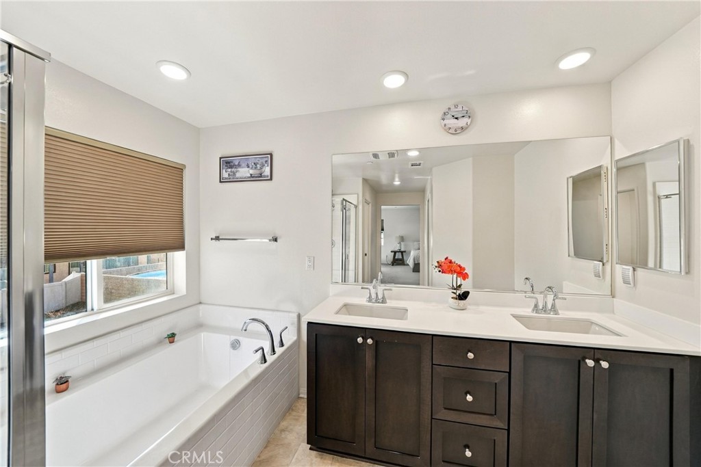 13003 Woodhill Property Photo 25
