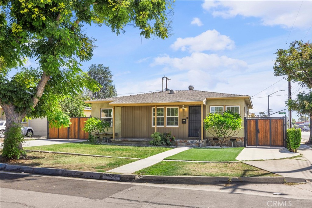 13287 Helmer Drive Property Photo 1