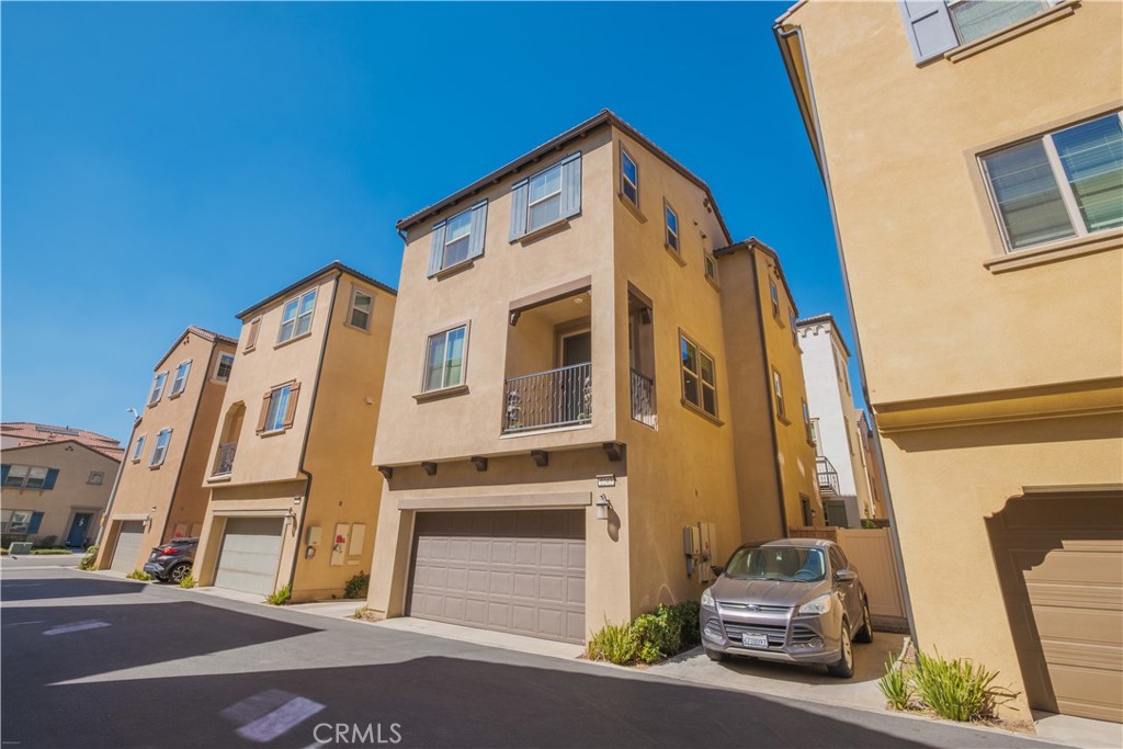 2243 Strawberry Court Property Photo 1