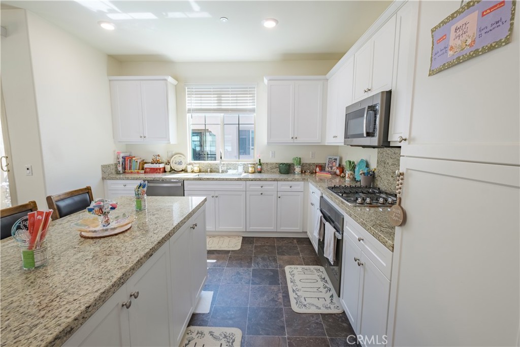2243 Strawberry Court Property Photo 5
