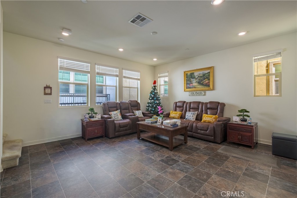 2243 Strawberry Court Property Photo 7