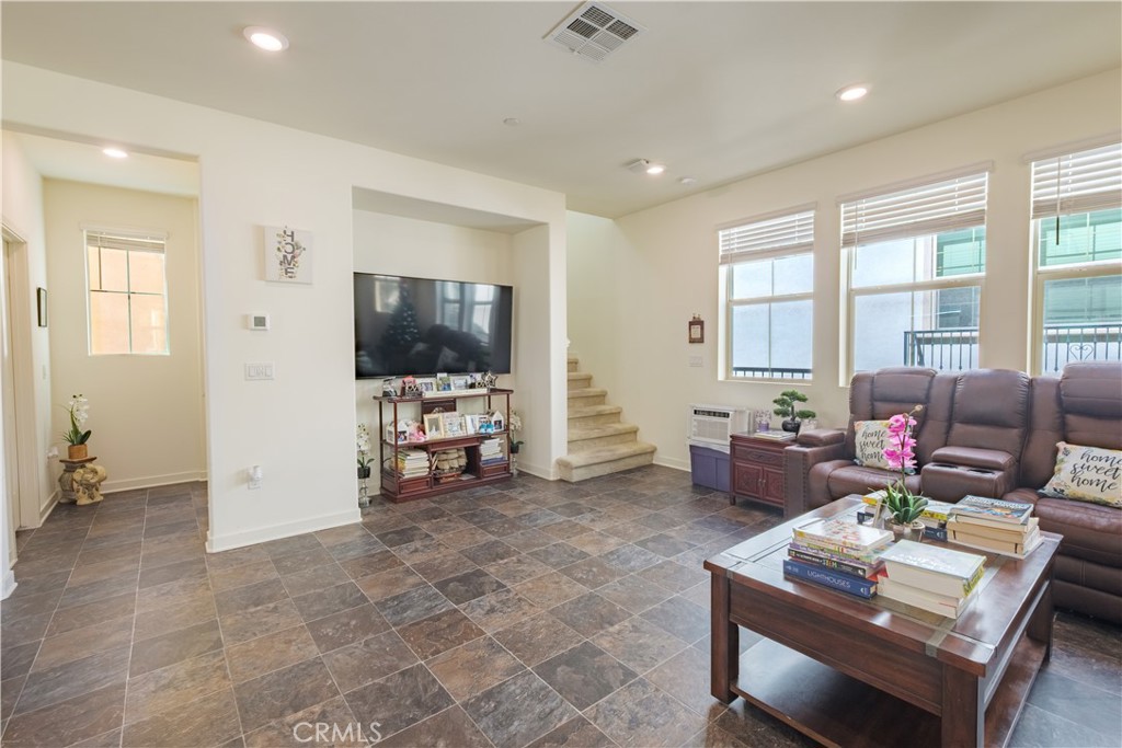 2243 Strawberry Court Property Photo 8
