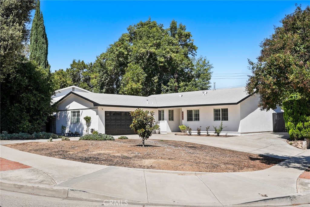 762 Talbert Property Photo 2