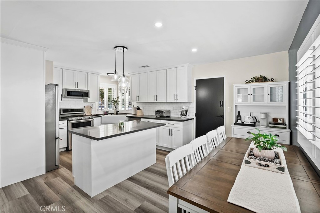 762 Talbert Property Photo 18
