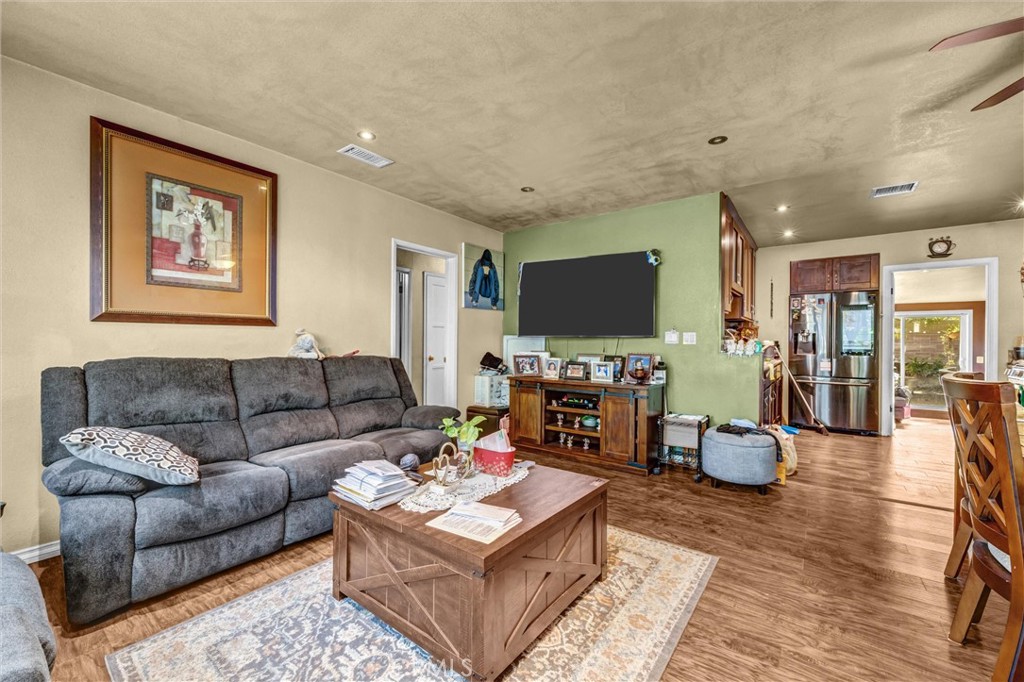 6424 Lindell Property Photo 5