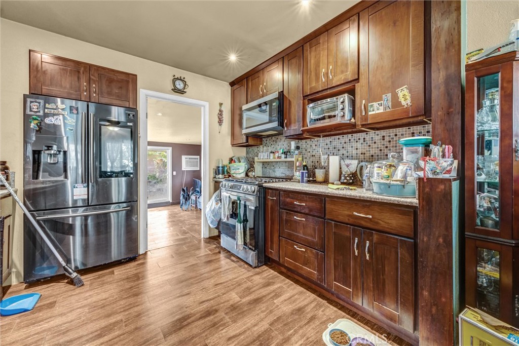 6424 Lindell Property Photo 10