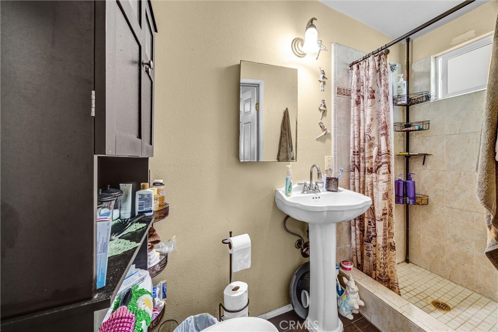 6424 Lindell Property Photo 15