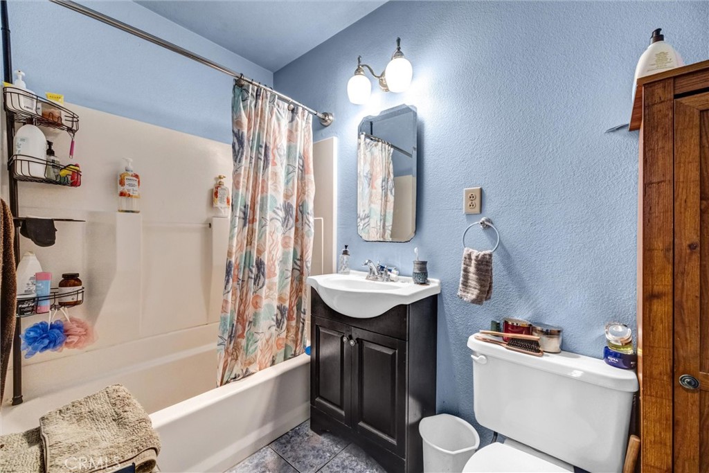 6424 Lindell Property Photo 17