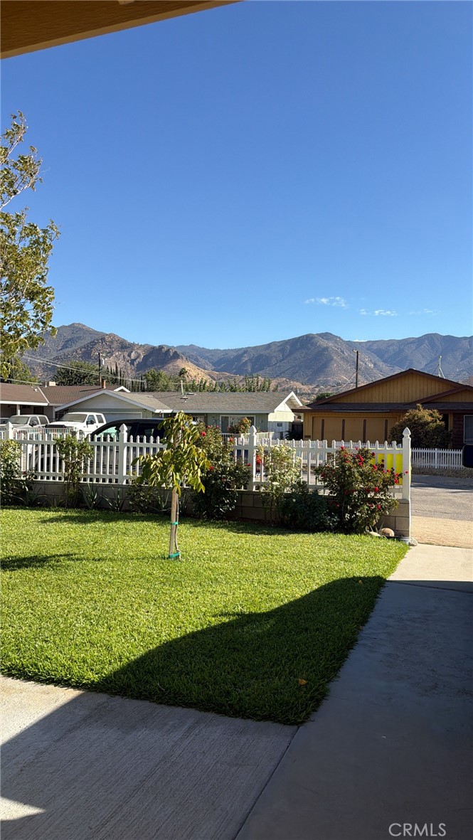 2825 Irwin Ave Property Photo 4