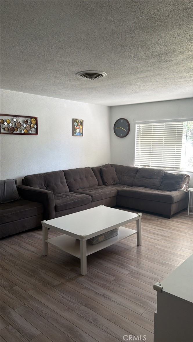 2825 Irwin Ave Property Photo 10