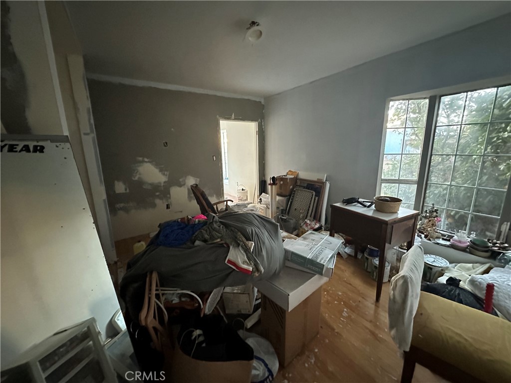237 W 219th Property Photo 6