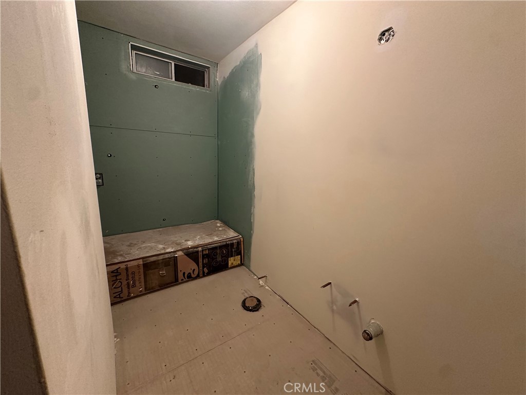 237 W 219th Property Photo 8