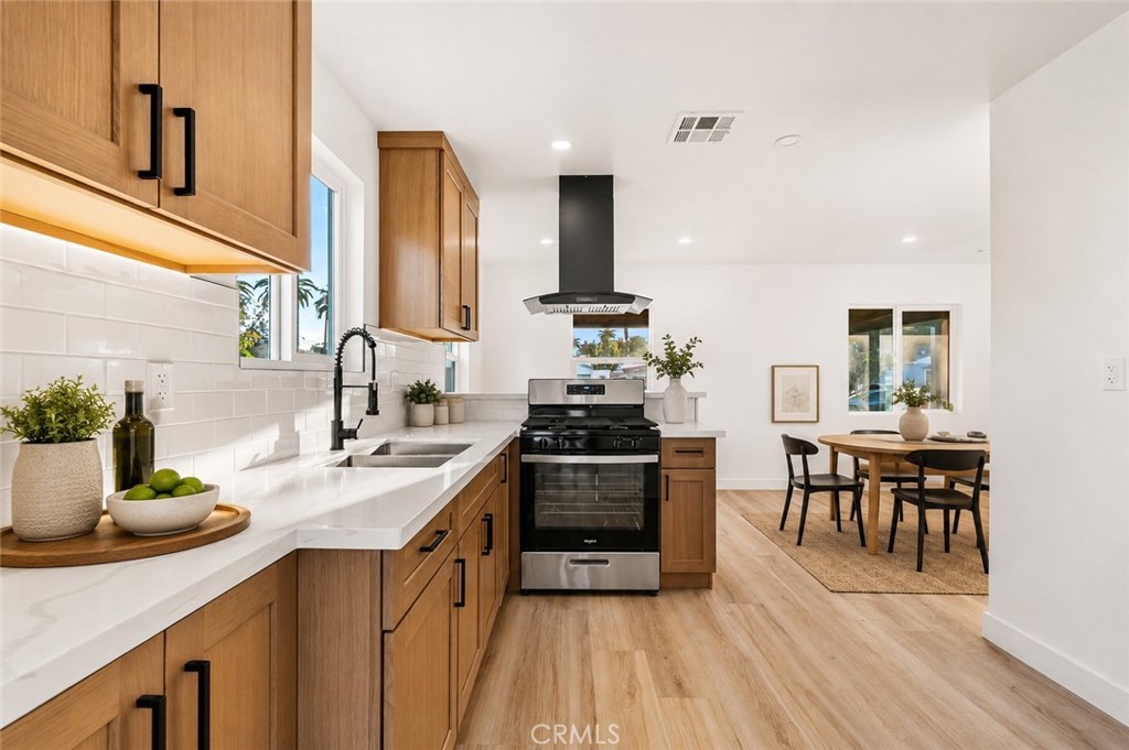 2030 Oregon Property Photo 12