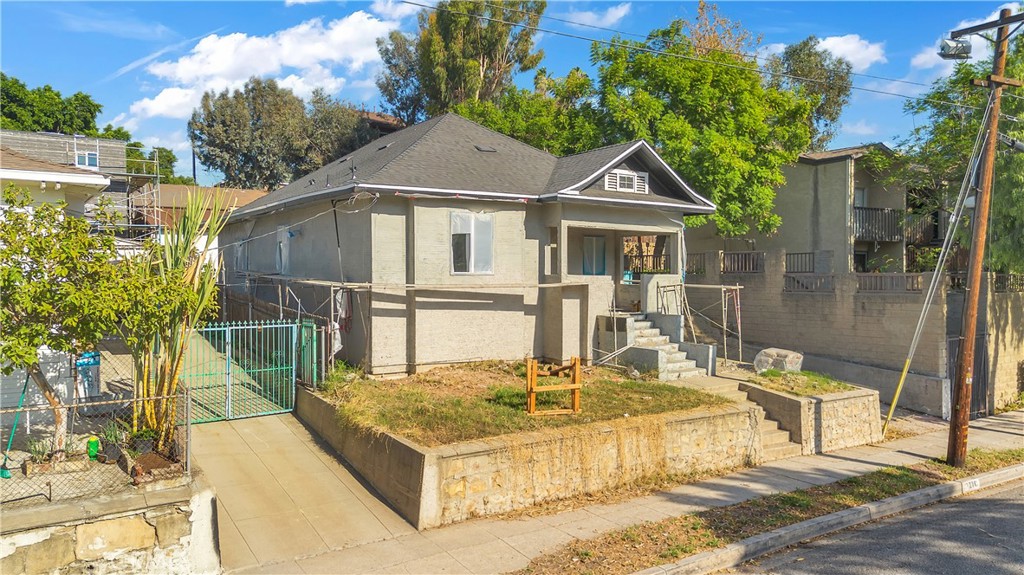 1307 Pleasant Property Photo 2