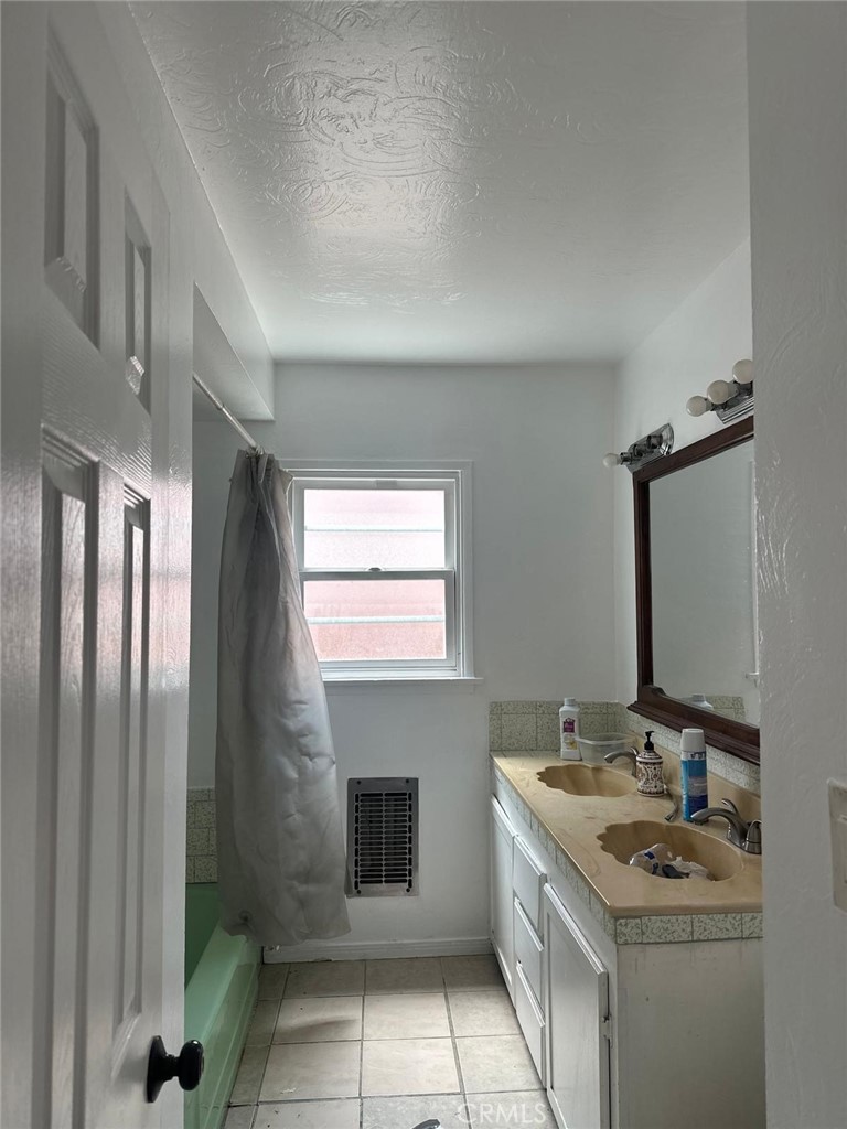 13229 Schoenborn Property Photo 3